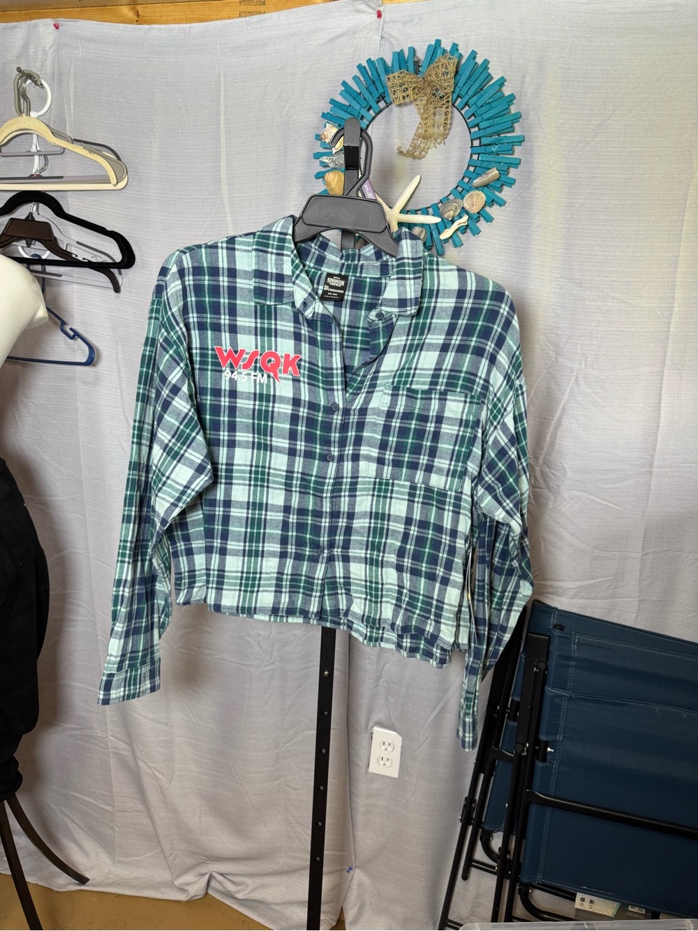 NWT Stranger things Plaid Cropped Button-Front Shirt - Blue/Teal